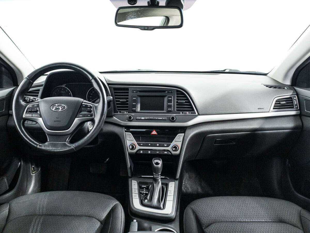 Hyundai Elantra, 2018 Фото №13