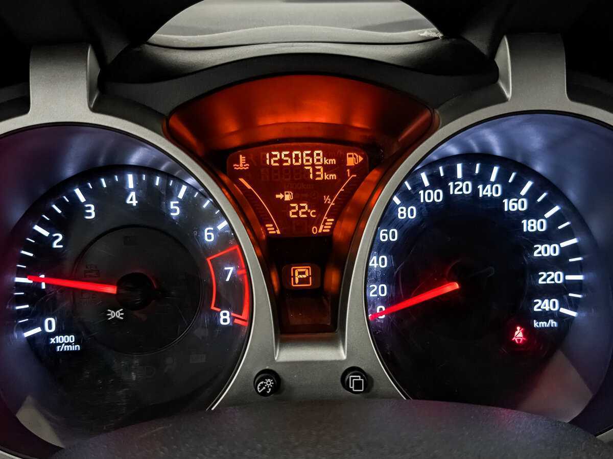 Nissan Juke, 2013 Фото №16