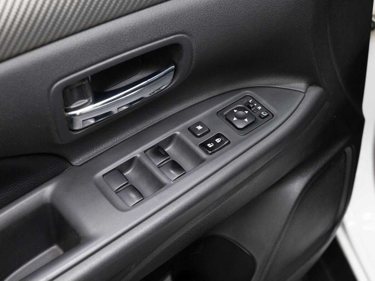 Mitsubishi Outlander, 2012 Фото №18