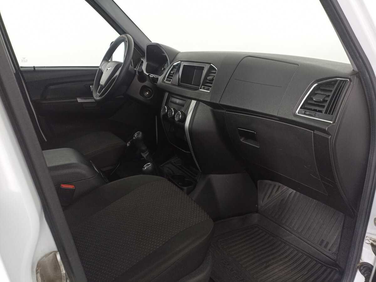 УАЗ Patriot, 2018 Фото №11