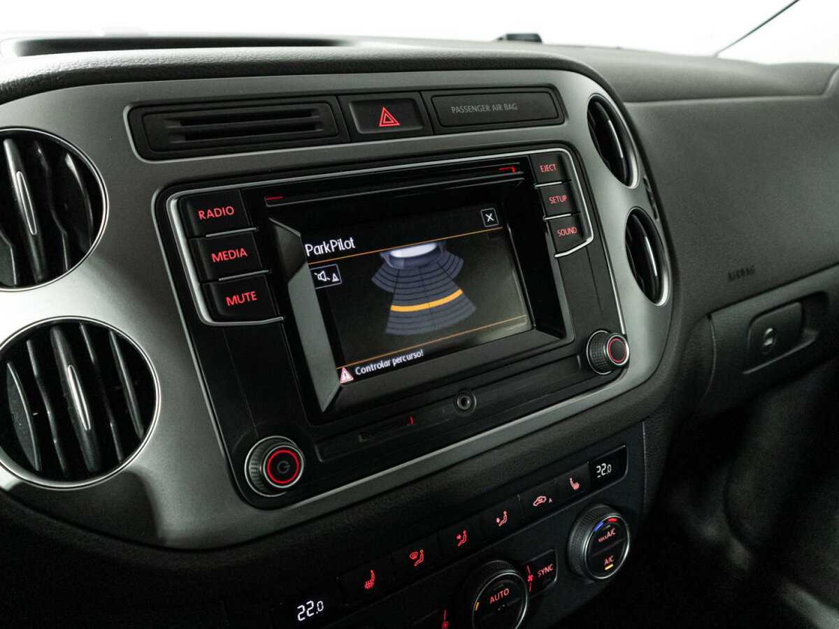 Volkswagen Tiguan, 2015 Фото №16