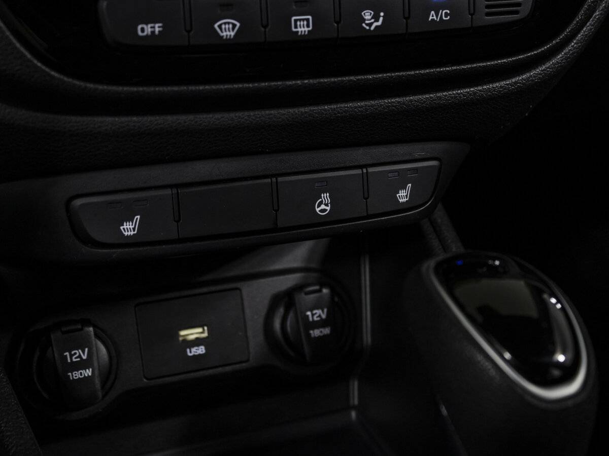 Hyundai Solaris II Рестайлинг, 2020 Фото №17